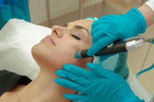 woman getting a hydrafacial