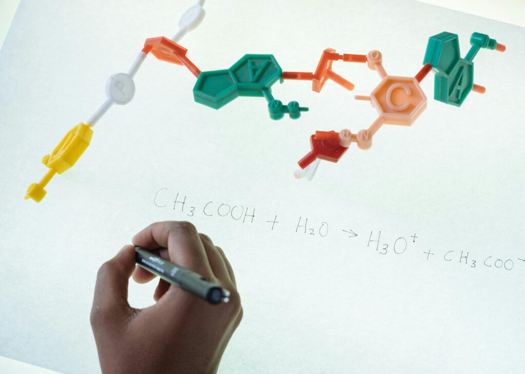 SonderBeaut writing out chemistry equations