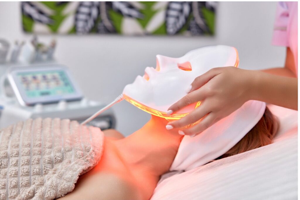 SonderBeaut red light face mask