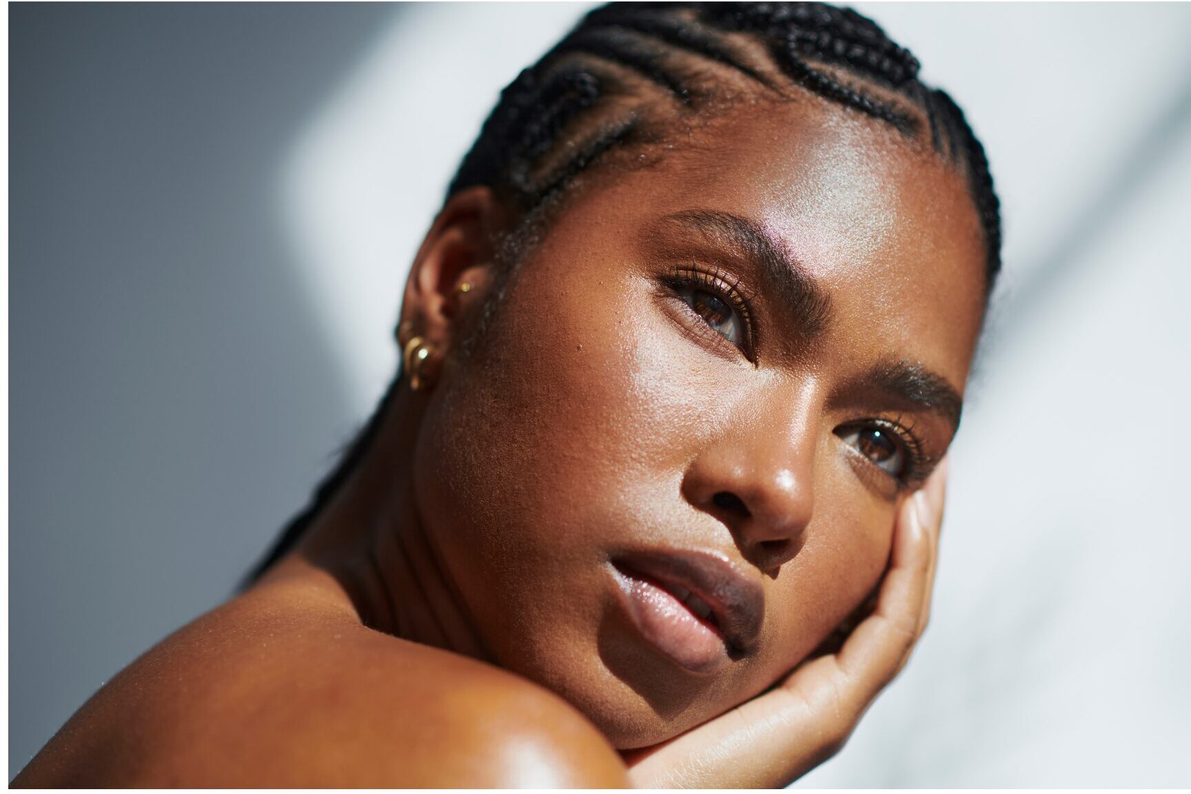 SonderBeaut woman with glowing skin