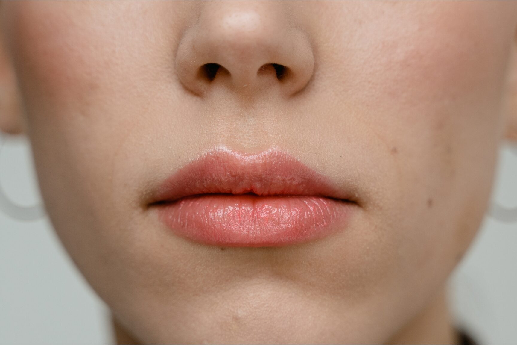 SonderBeaut close up to a woman's lower face